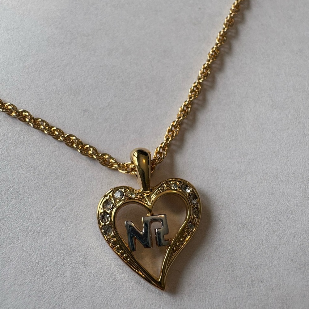 Nina Ricci Gold Necklace Open Heart pendant Rope Chain vintage